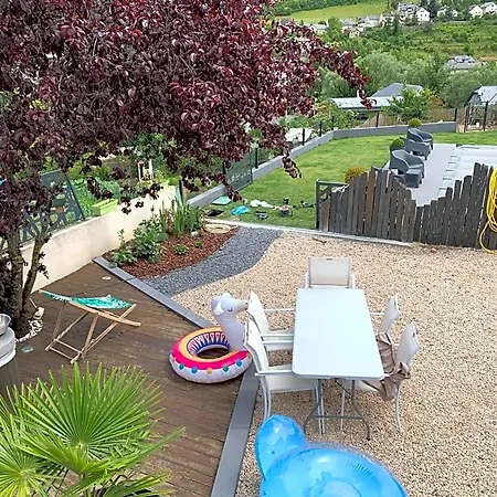 לינה וארוחת בוקר La Rosea Avec Piscine 3*