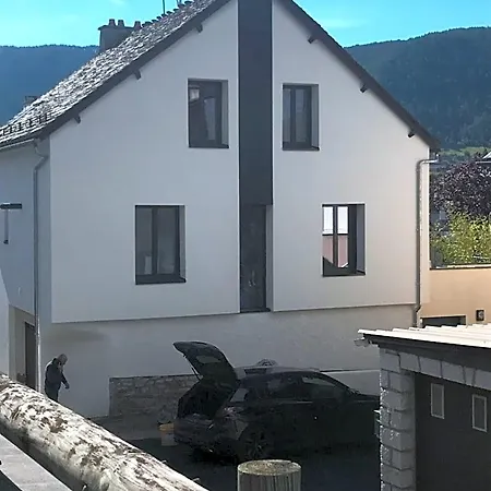 La Rosea Avec Piscine Bed & Breakfast